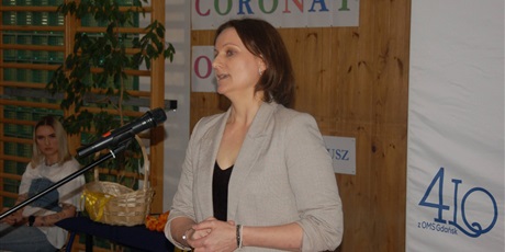 Powiększ grafikę: za-nami-uroczyste-zakonczenie-roku-klas-maturalnych-689227.jpg