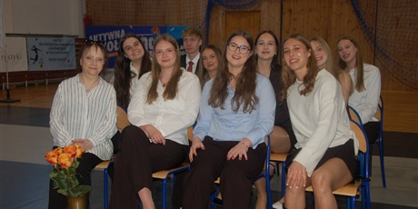 Powiększ grafikę: za-nami-uroczyste-zakonczenie-roku-klas-maturalnych-689230.jpg