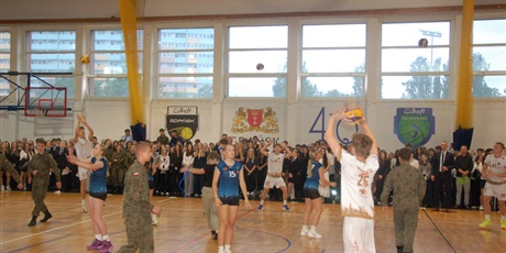 Powiększ grafikę: zakonczenie-roku-szkolnego-2024-2025-630166.jpg