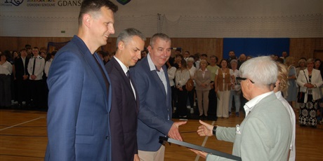 Powiększ grafikę: zakonczenie-roku-szkolnego-2024-2025-630178.jpg