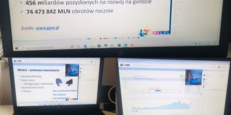 Powiększ grafikę: CEB zorganizował udział młodzieży w webinarium dot. finansów